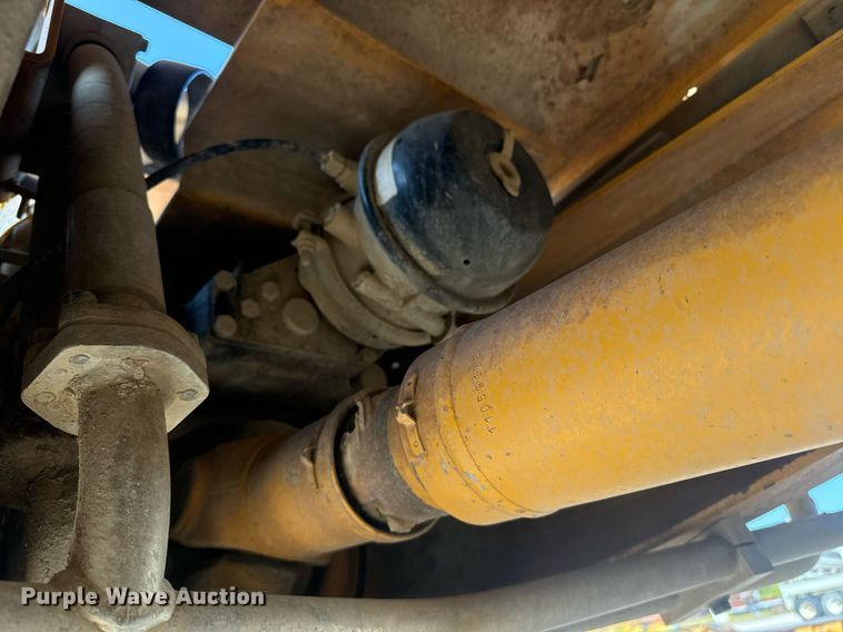 image for item EE7638 2007 Volvo A40D haul truck