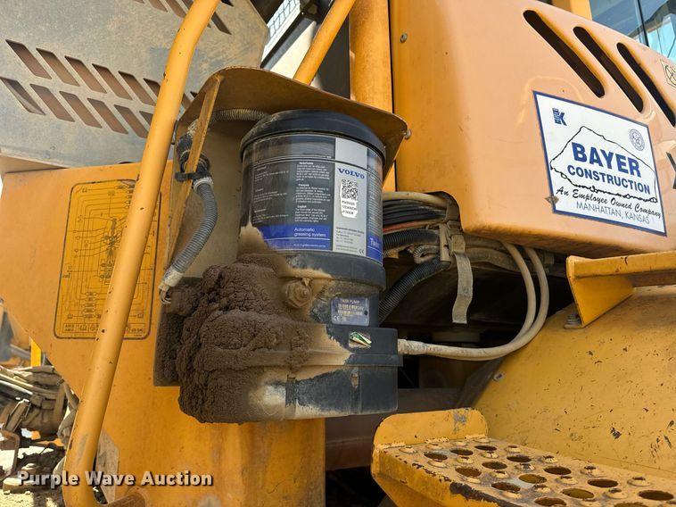 image for item EE7638 2007 Volvo A40D haul truck