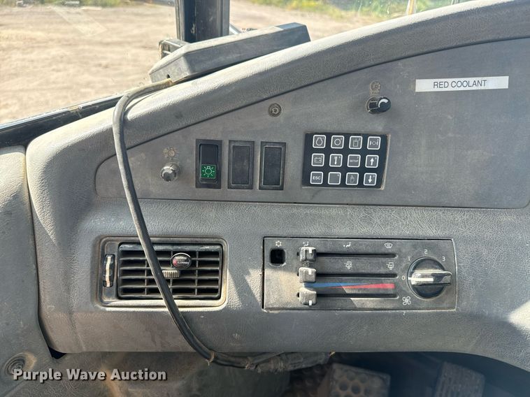 image for item EE7638 2007 Volvo A40D haul truck