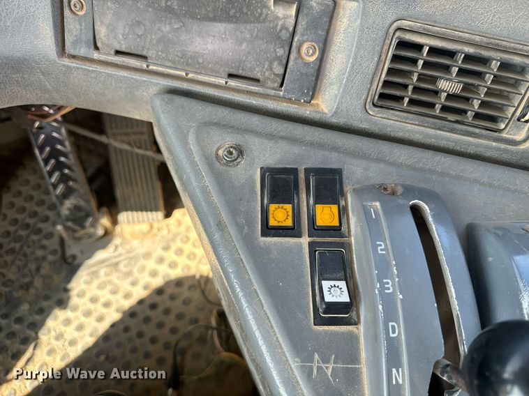 image for item EE7638 2007 Volvo A40D haul truck