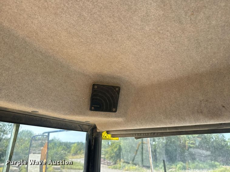 image for item EE7638 2007 Volvo A40D haul truck