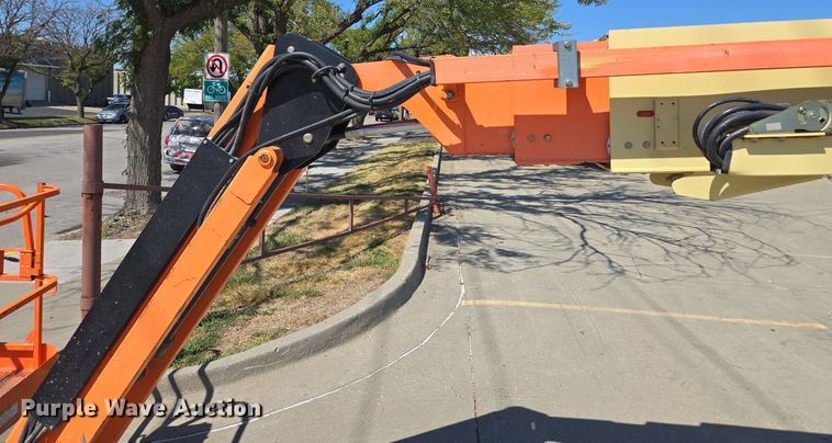 image for item EE8480 2013 JLG  600SJ boom lift