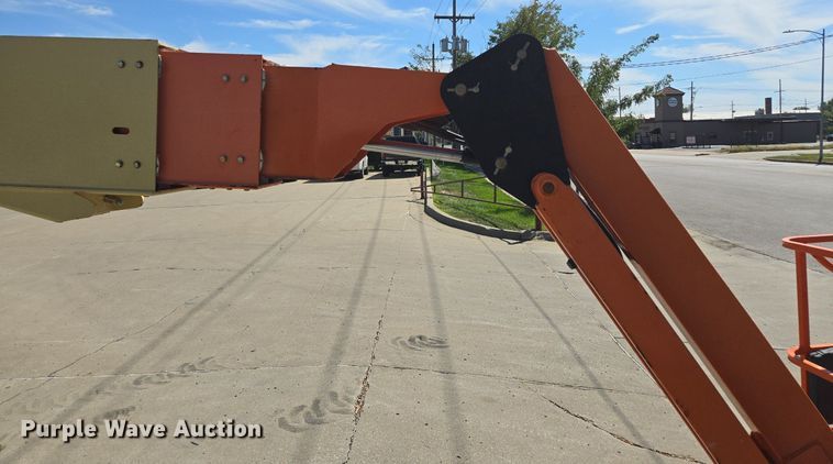 image for item EE8480 2013 JLG  600SJ boom lift