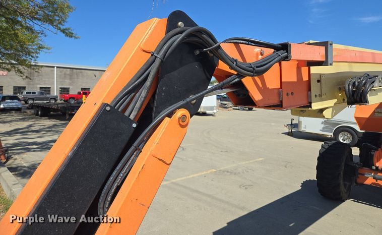 image for item EE8480 2013 JLG  600SJ boom lift