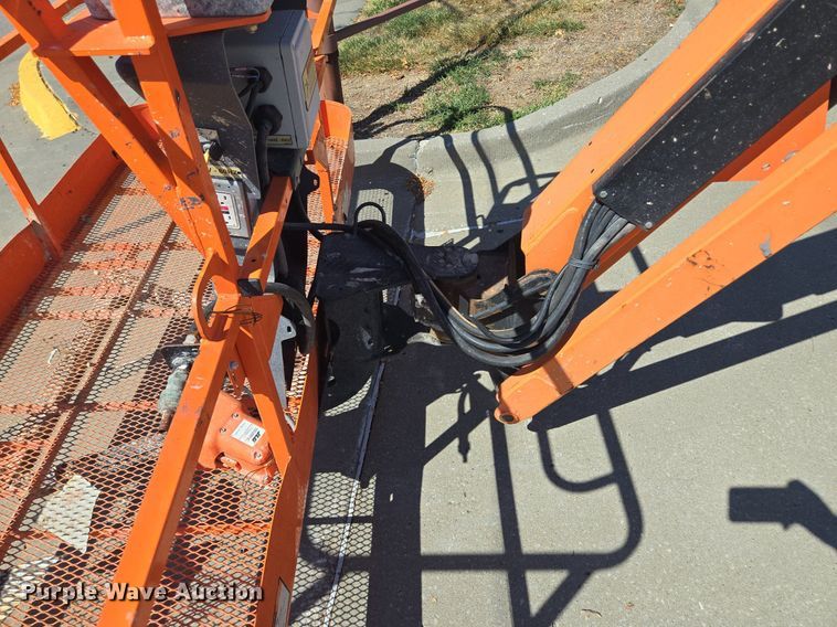 image for item EE8480 2013 JLG  600SJ boom lift