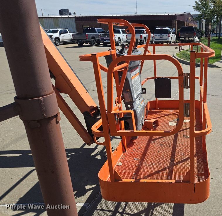 image for item EE8480 2013 JLG  600SJ boom lift