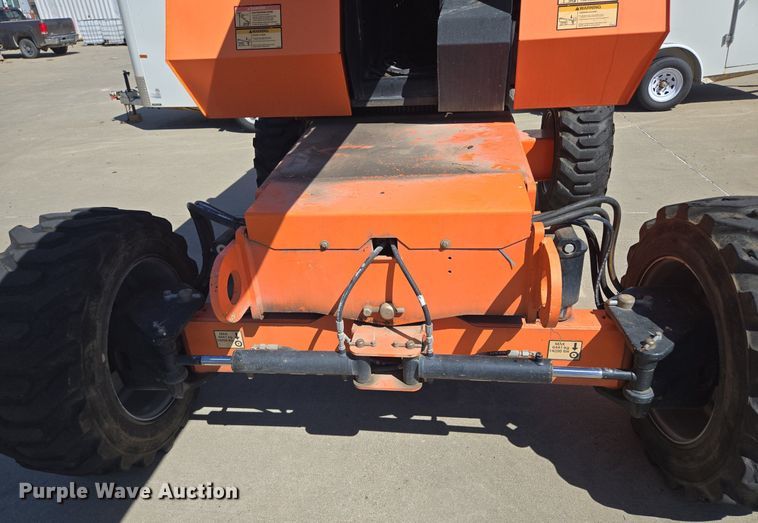 image for item EE8480 2013 JLG  600SJ boom lift