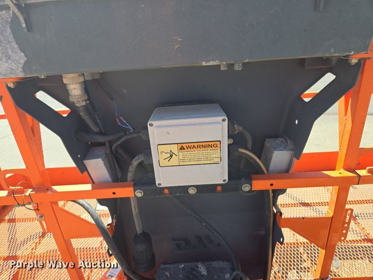 image for item EE8480 2013 JLG  600SJ boom lift