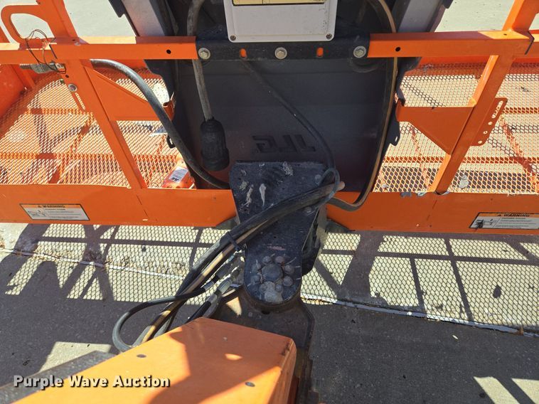 image for item EE8480 2013 JLG  600SJ boom lift