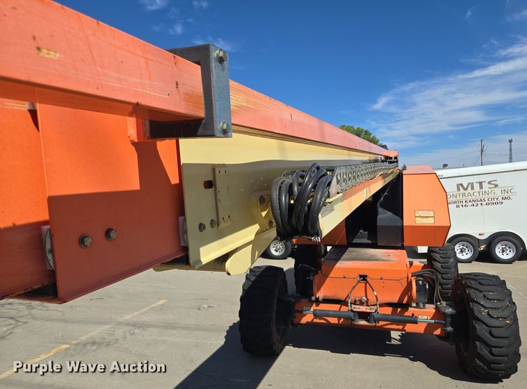 image for item EE8480 2013 JLG  600SJ boom lift
