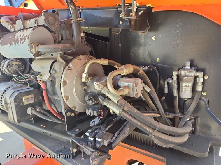 image for item EE8480 2013 JLG  600SJ boom lift