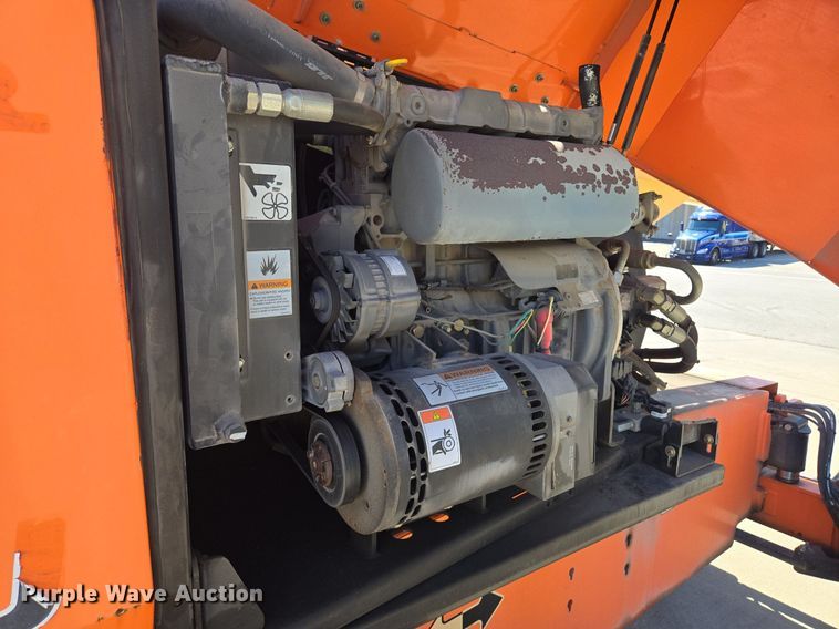 image for item EE8480 2013 JLG  600SJ boom lift