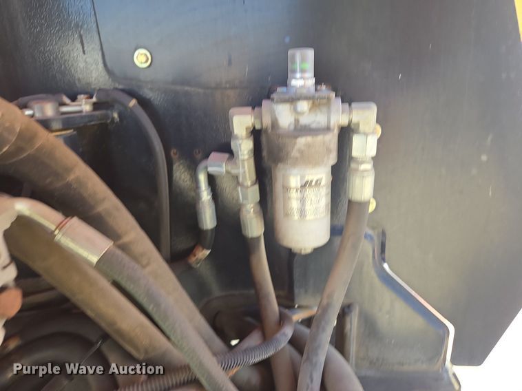 image for item EE8480 2013 JLG  600SJ boom lift