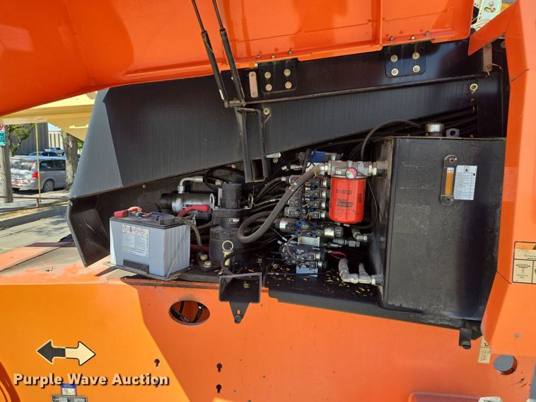 image for item EE8480 2013 JLG  600SJ boom lift