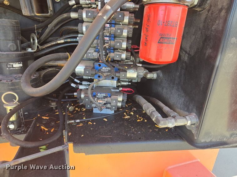 image for item EE8480 2013 JLG  600SJ boom lift