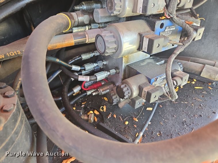 image for item EE8480 2013 JLG  600SJ boom lift