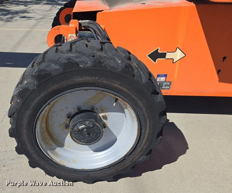 image for item EE8480 2013 JLG  600SJ boom lift