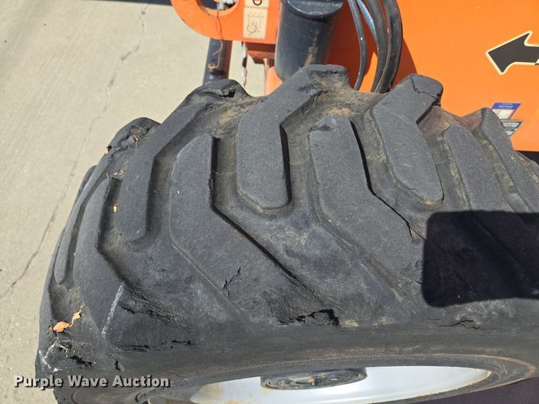 image for item EE8480 2013 JLG  600SJ boom lift