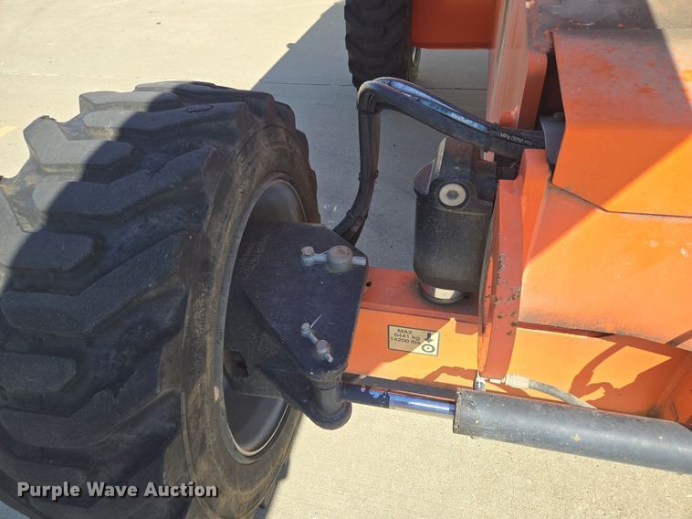 image for item EE8480 2013 JLG  600SJ boom lift