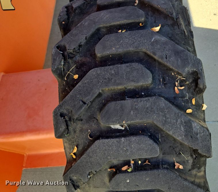 image for item EE8480 2013 JLG  600SJ boom lift