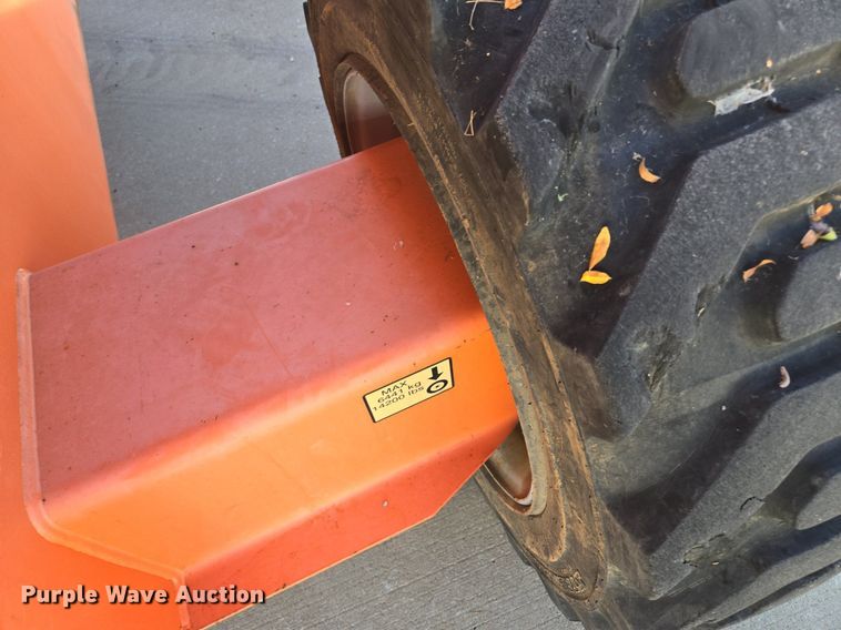 image for item EE8480 2013 JLG  600SJ boom lift