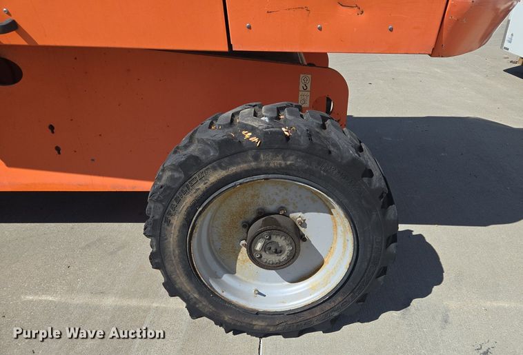 image for item EE8480 2013 JLG  600SJ boom lift