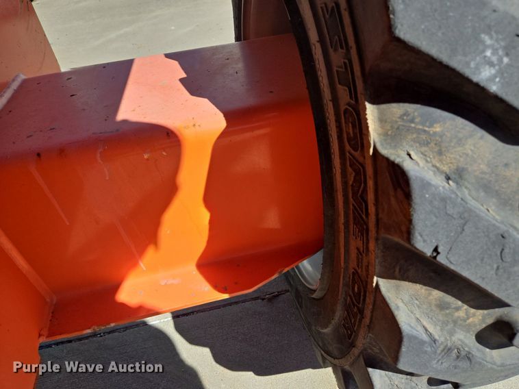 image for item EE8480 2013 JLG  600SJ boom lift