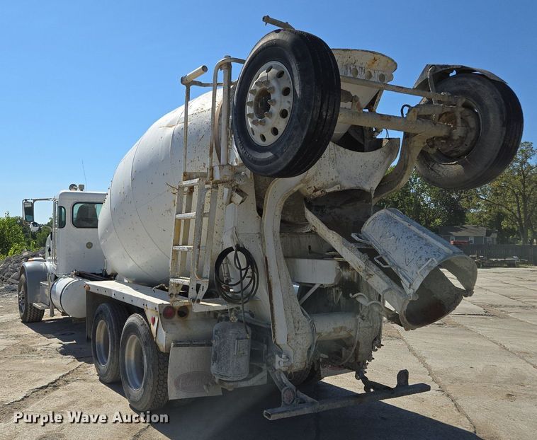 image for item EE8483 2007 Peterbilt 357 ready mix truck