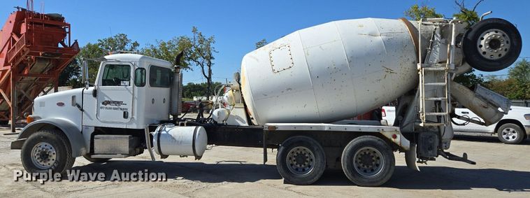 image for item EE8483 2007 Peterbilt 357 ready mix truck