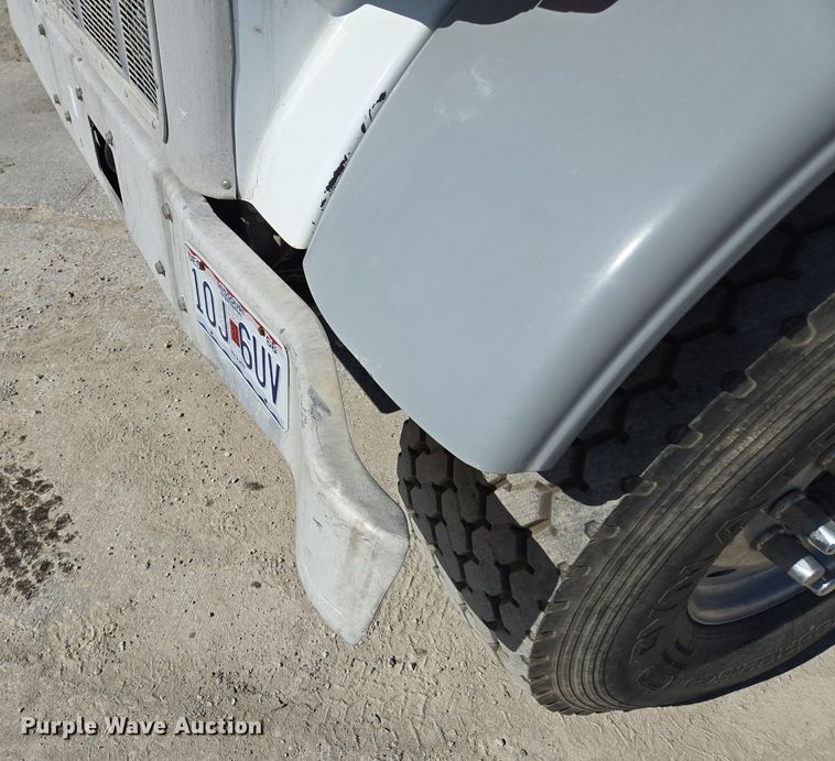 image for item EE8483 2007 Peterbilt 357 ready mix truck