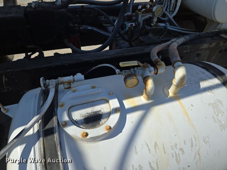 image for item EE8483 2007 Peterbilt 357 ready mix truck