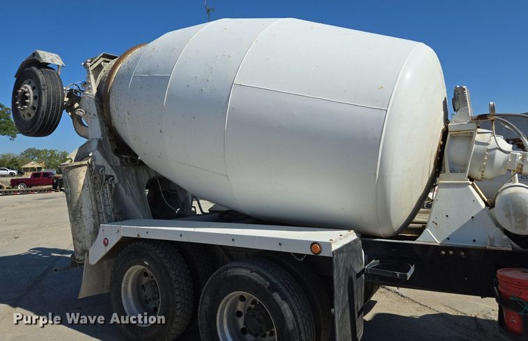 image for item EE8483 2007 Peterbilt 357 ready mix truck