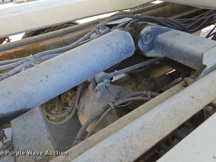 image for item EE8483 2007 Peterbilt 357 ready mix truck