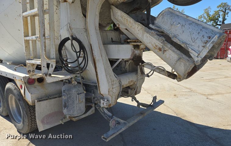 image for item EE8483 2007 Peterbilt 357 ready mix truck