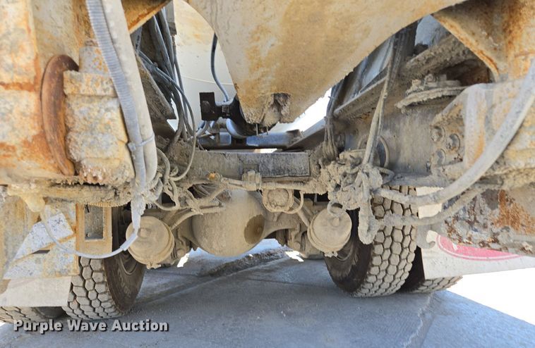 image for item EE8483 2007 Peterbilt 357 ready mix truck