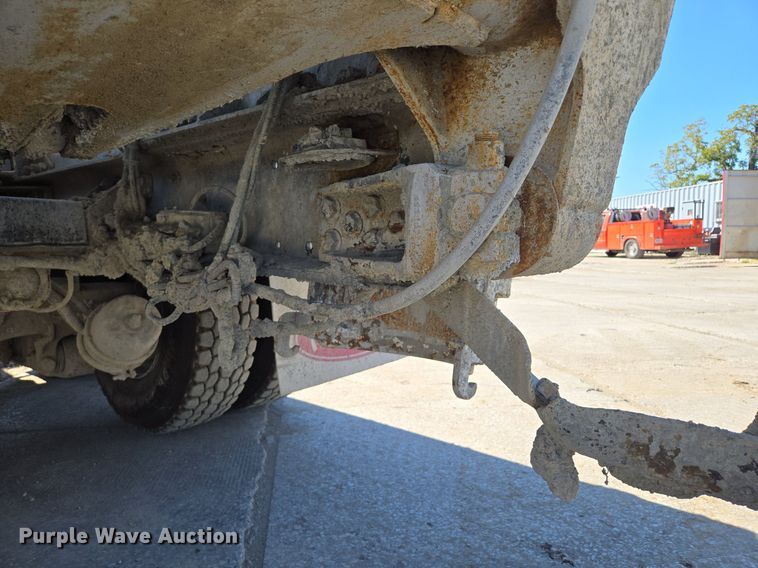 image for item EE8483 2007 Peterbilt 357 ready mix truck