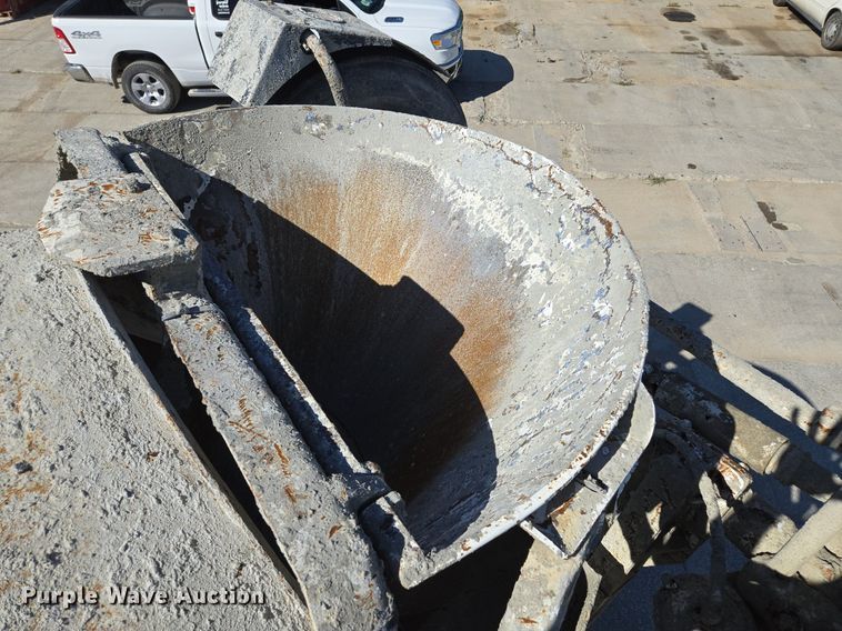 image for item EE8483 2007 Peterbilt 357 ready mix truck