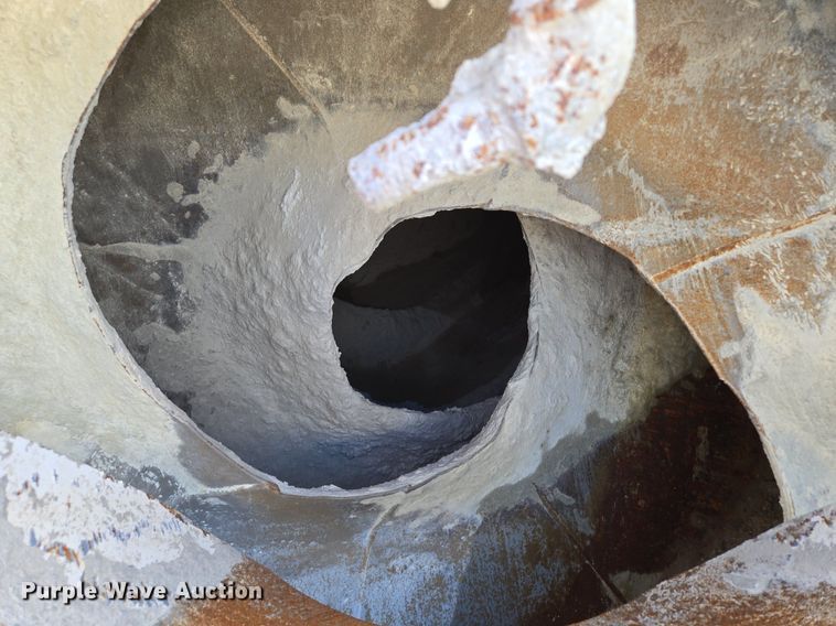 image for item EE8483 2007 Peterbilt 357 ready mix truck