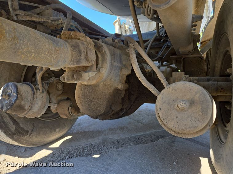 image for item EE8483 2007 Peterbilt 357 ready mix truck