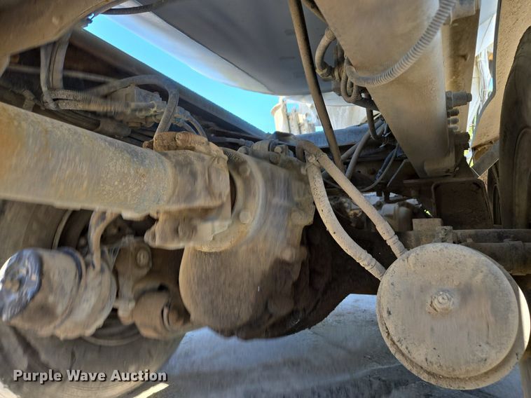 image for item EE8483 2007 Peterbilt 357 ready mix truck