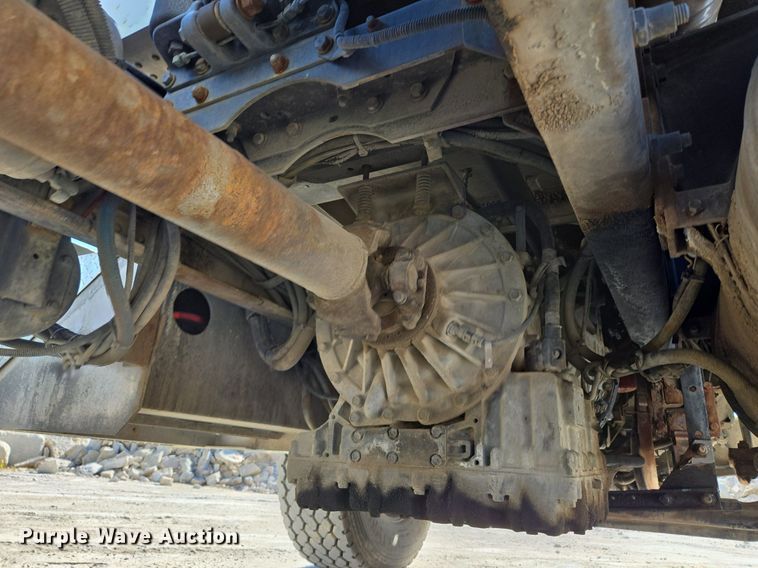 image for item EE8483 2007 Peterbilt 357 ready mix truck