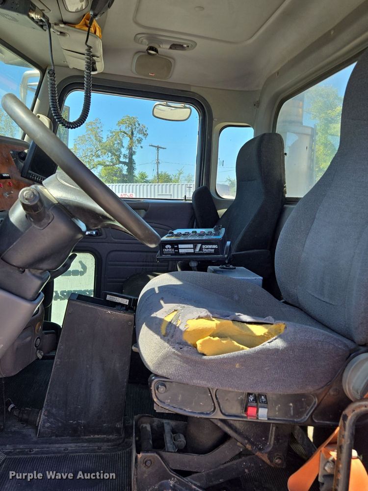 image for item EE8483 2007 Peterbilt 357 ready mix truck