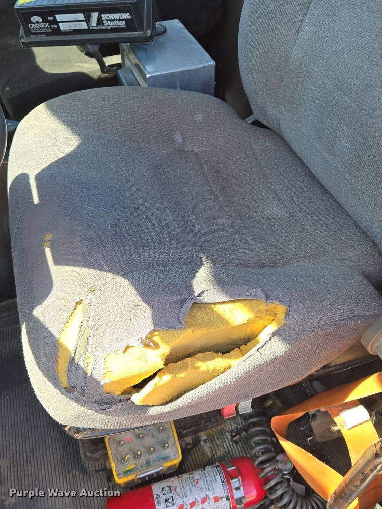 image for item EE8483 2007 Peterbilt 357 ready mix truck