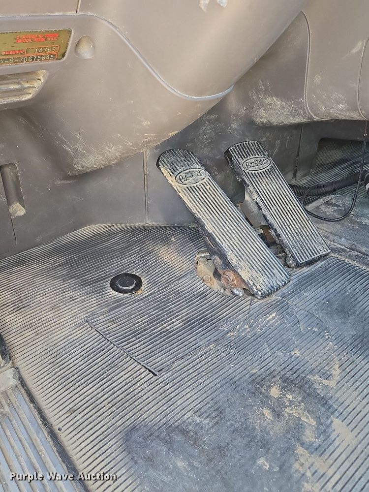 image for item EE8483 2007 Peterbilt 357 ready mix truck