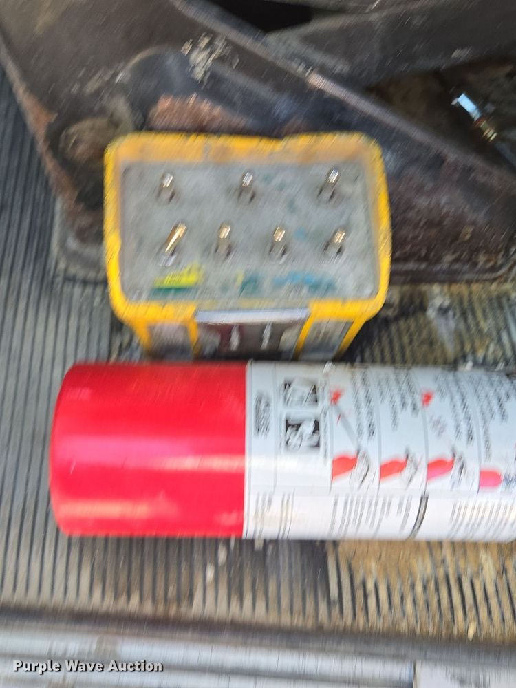 image for item EE8483 2007 Peterbilt 357 ready mix truck