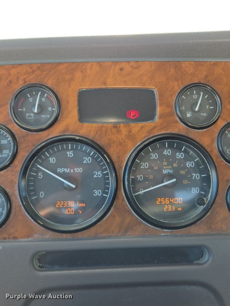 image for item EE8483 2007 Peterbilt 357 ready mix truck