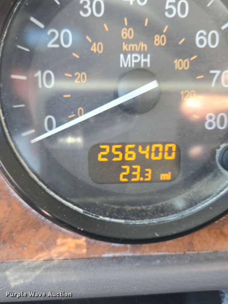 image for item EE8483 2007 Peterbilt 357 ready mix truck