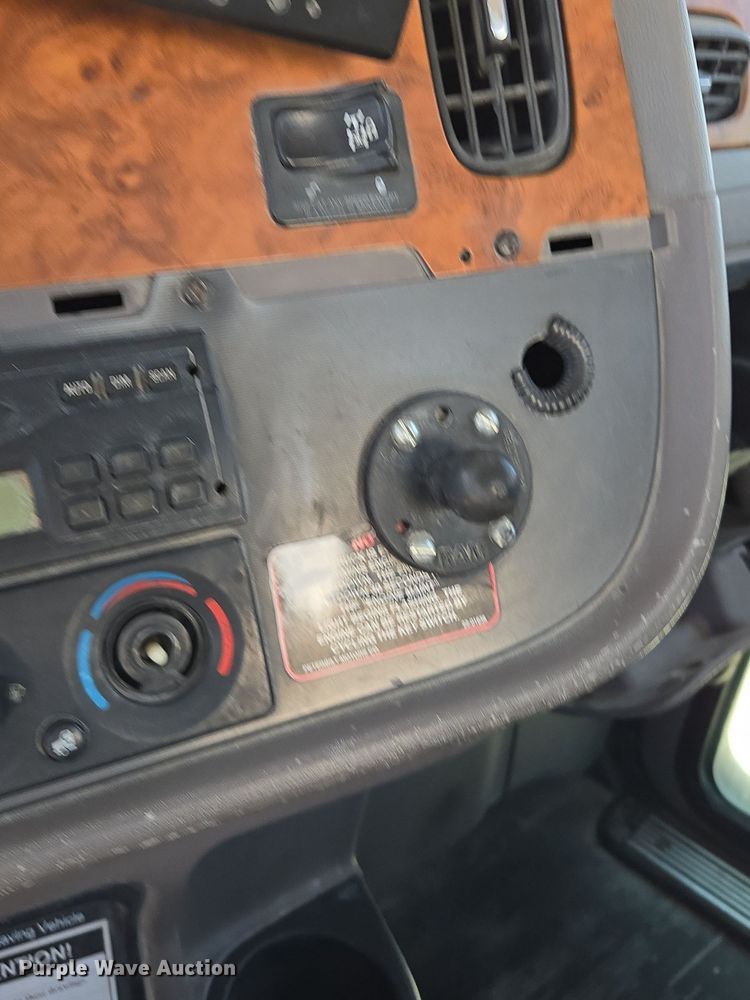 image for item EE8483 2007 Peterbilt 357 ready mix truck