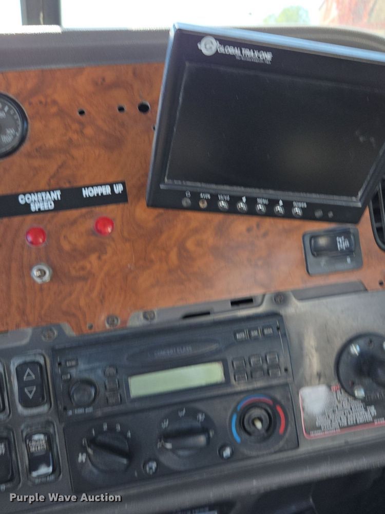 image for item EE8483 2007 Peterbilt 357 ready mix truck