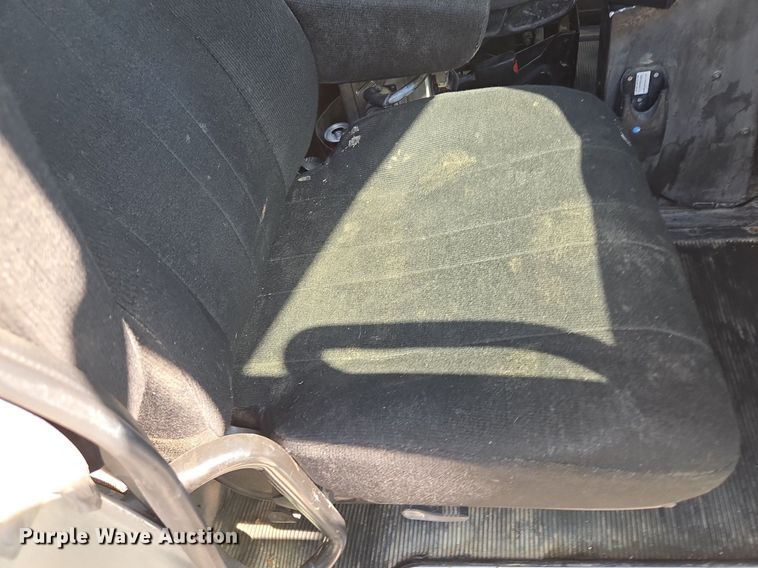 image for item EE8483 2007 Peterbilt 357 ready mix truck